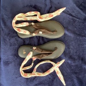 Sanuk Sling Up Yoga Mat Wrap Up Flip Flops NWOT